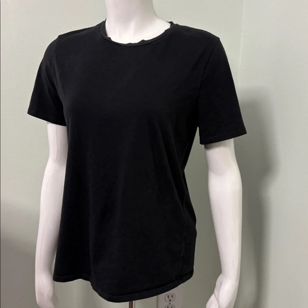 Lululemon black tee medium